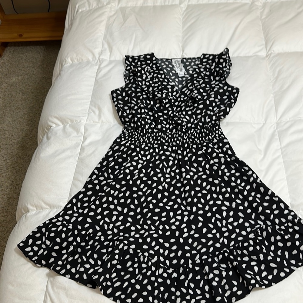 Sadie & Sage XS dress. Black with white asymmetrical dots. Rarely worn.
